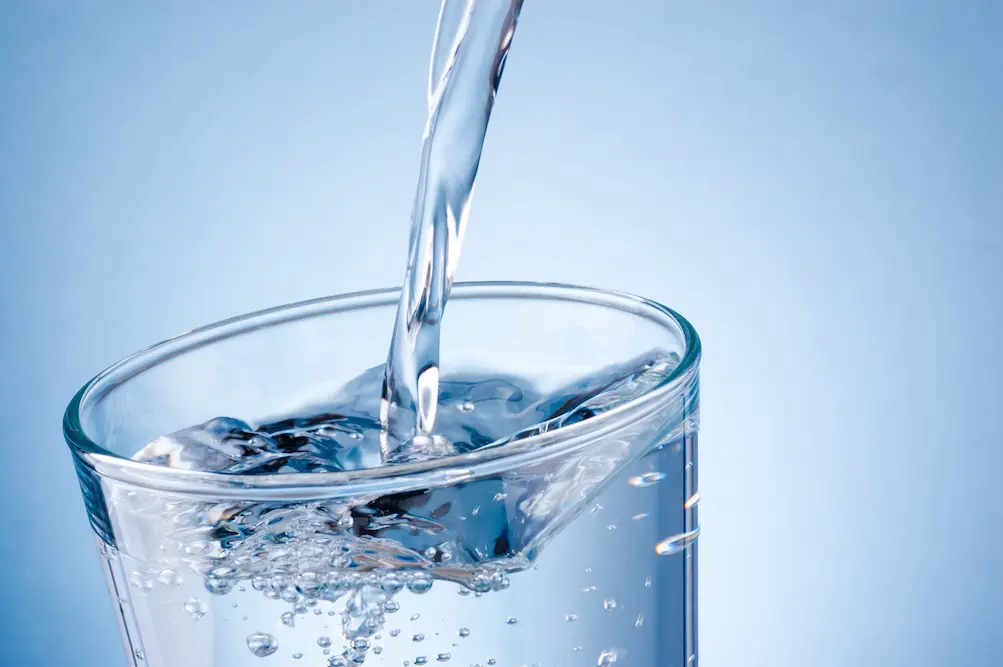 Quels sont les bienfaits d'une eau alcaline ? - Nutrimov & Fit